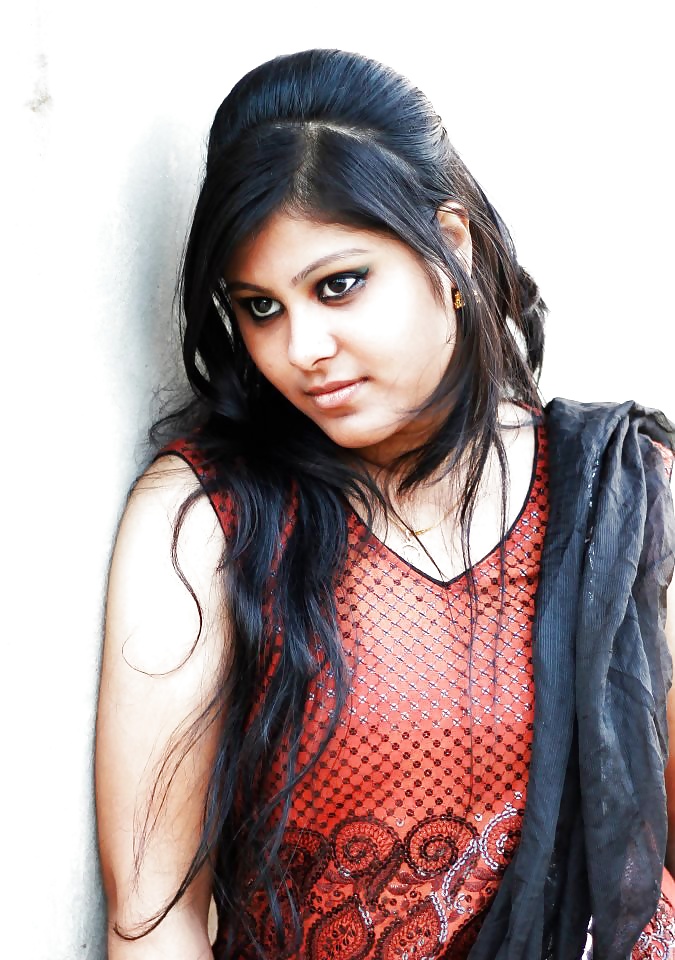 Chubby Indian girl nude #40969512