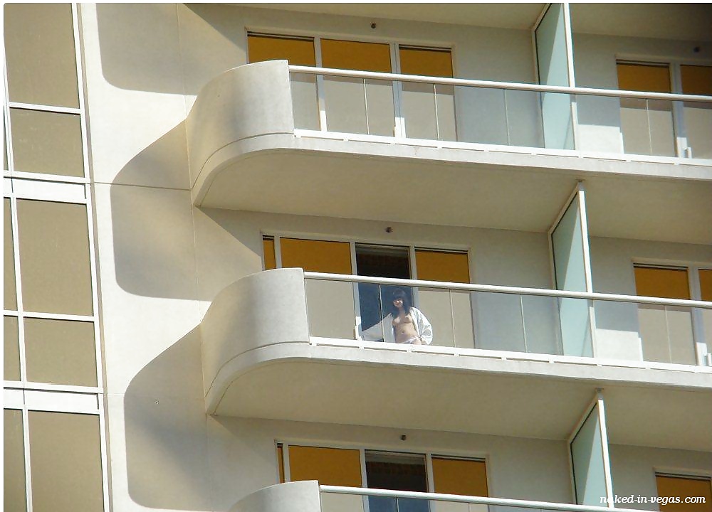 Balcón voyeur
 #38053107