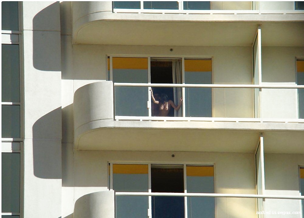 Voyeur Balkon #38053122