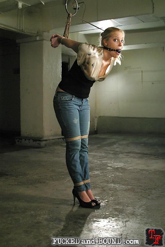 Recordando a Hollie Stevens 
 #37413832