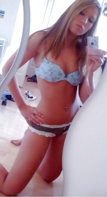 Selfies 2
 #34799541