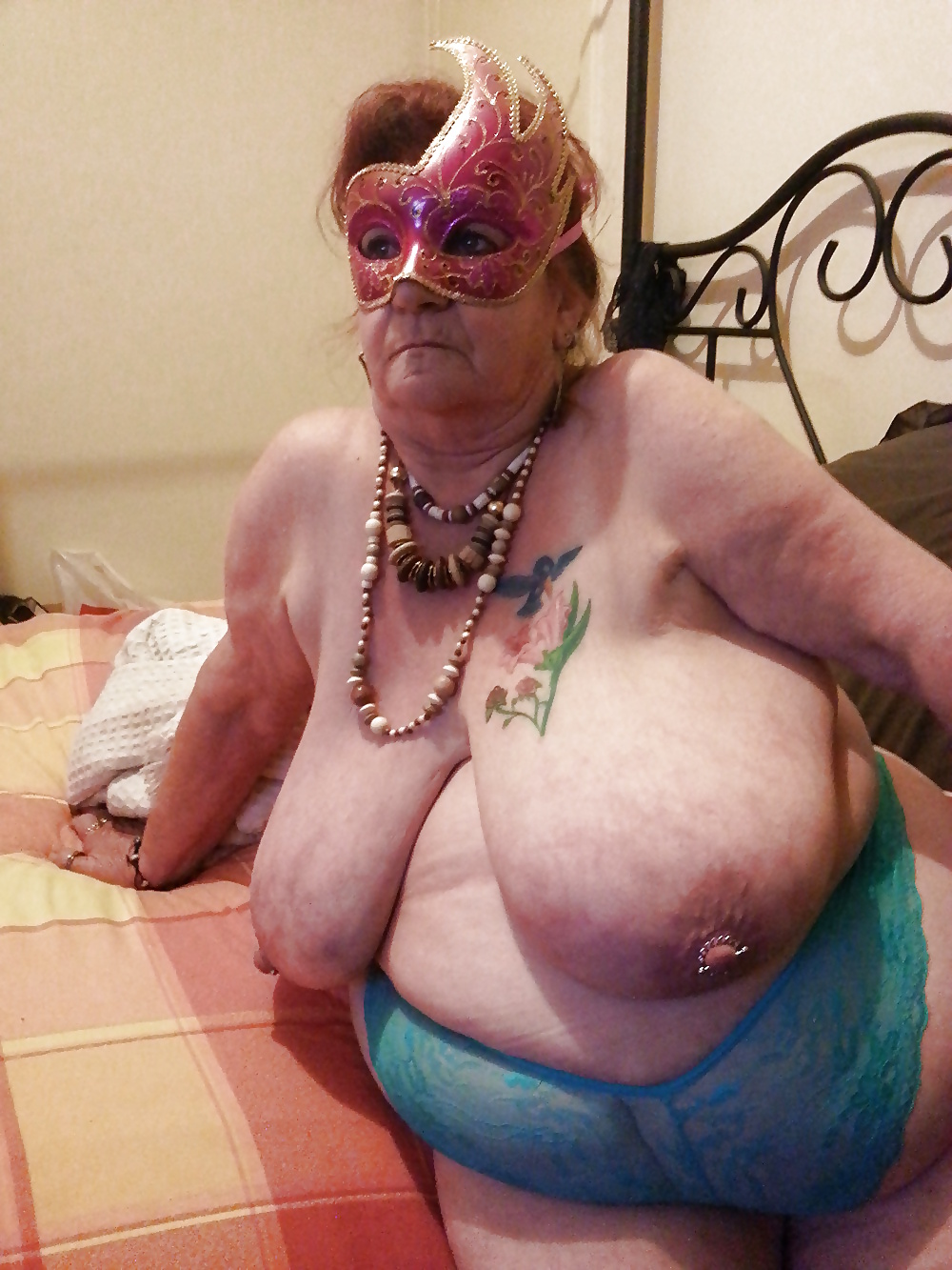 Todo tipo de tetas 6
 #28665752