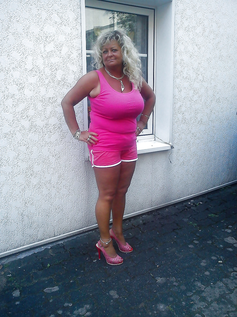 Todo tipo de tetas 6
 #28665785