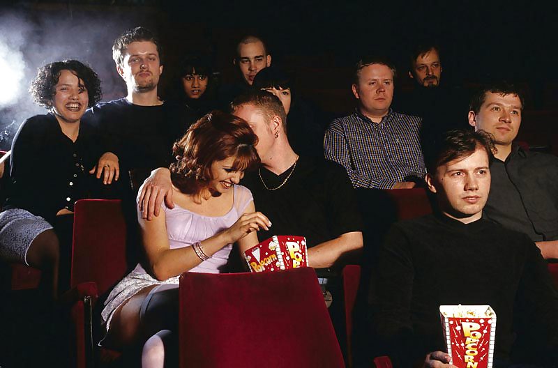 大人の映画館でのセクシーな熟女たちのドッキング 
 #36719129