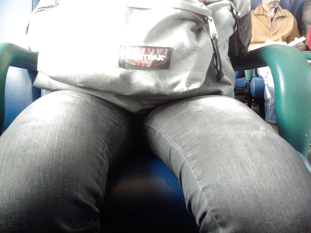 In Attesa. Ja Minirock Und Strumpf #36429842