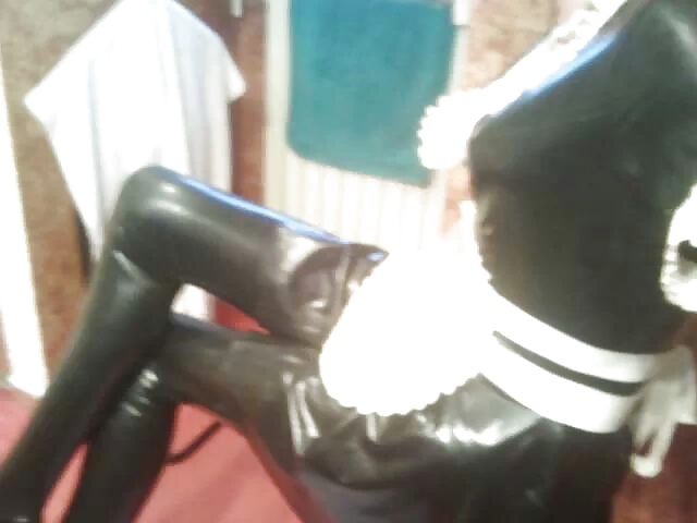 Moi en maid chez moi
 #27003002