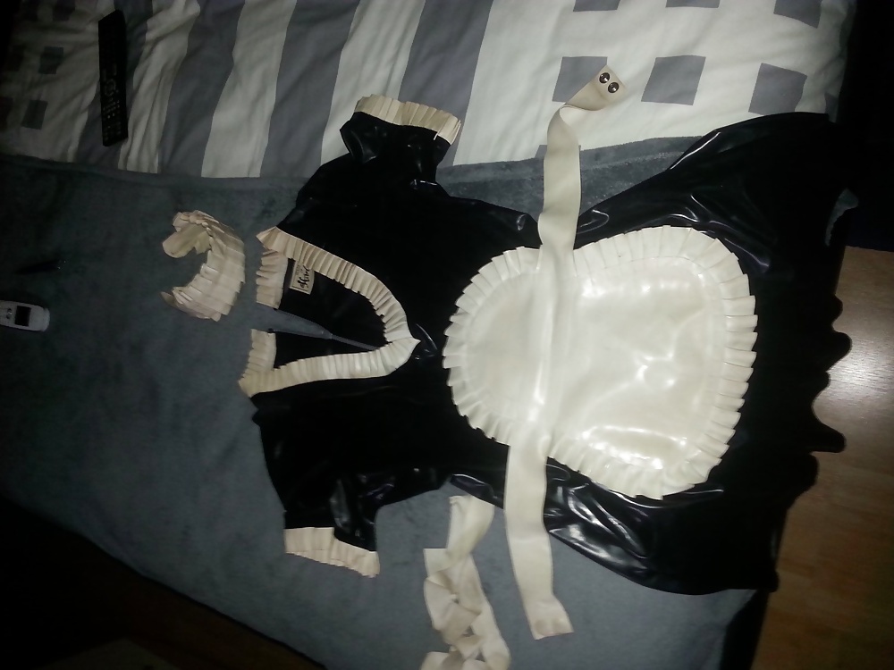 Moi en maid chez moi
 #27003013