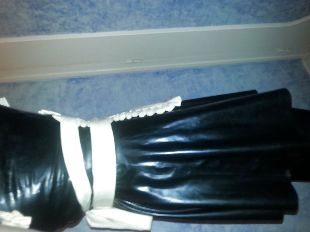 Moi en maid chez moi
 #27003019