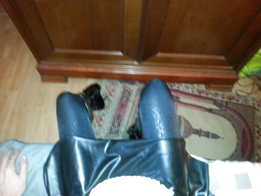 Moi en maid chez moi
 #27003067