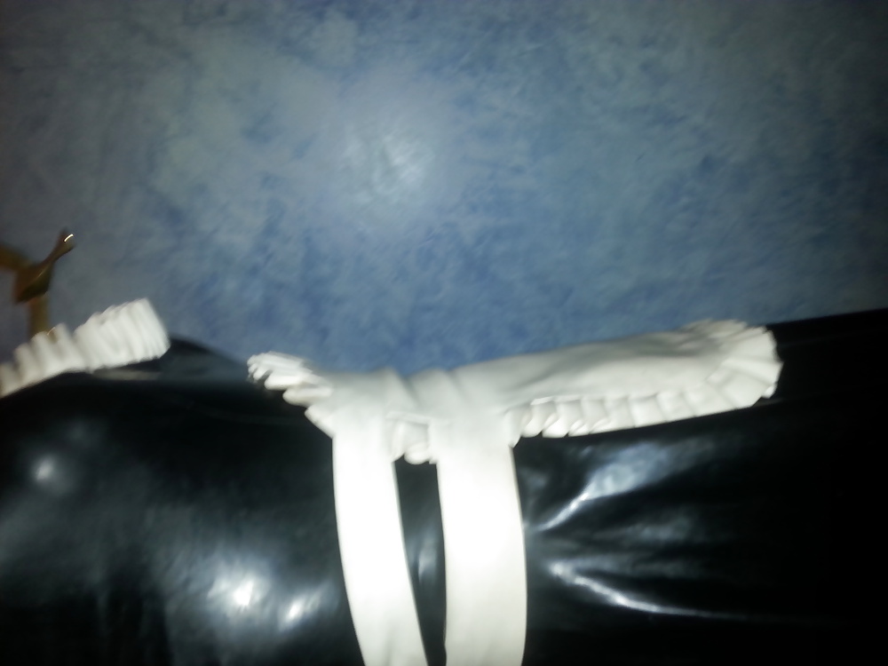 Moi en maid chez moi
 #27003090