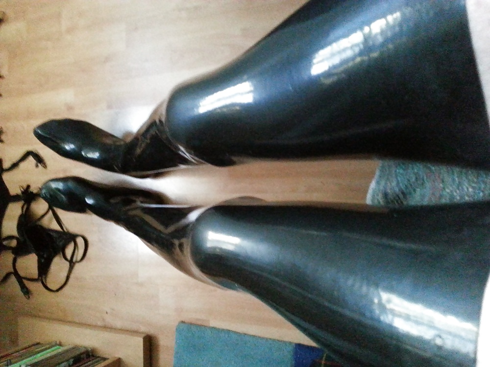 Moi en maid chez moi
 #27003205