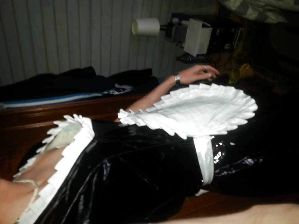 Moi en maid chez moi
 #27003209