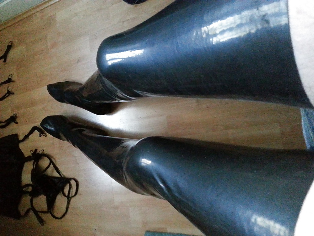 Moi en maid chez moi
 #27003215