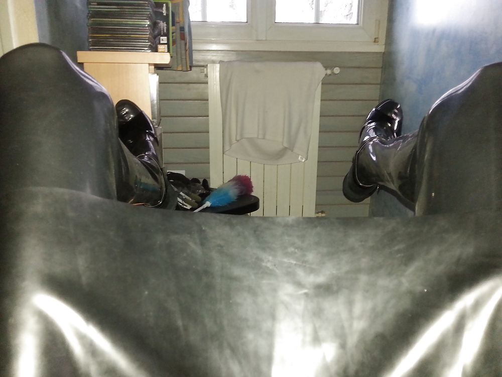 Moi en maid chez moi
 #27003222