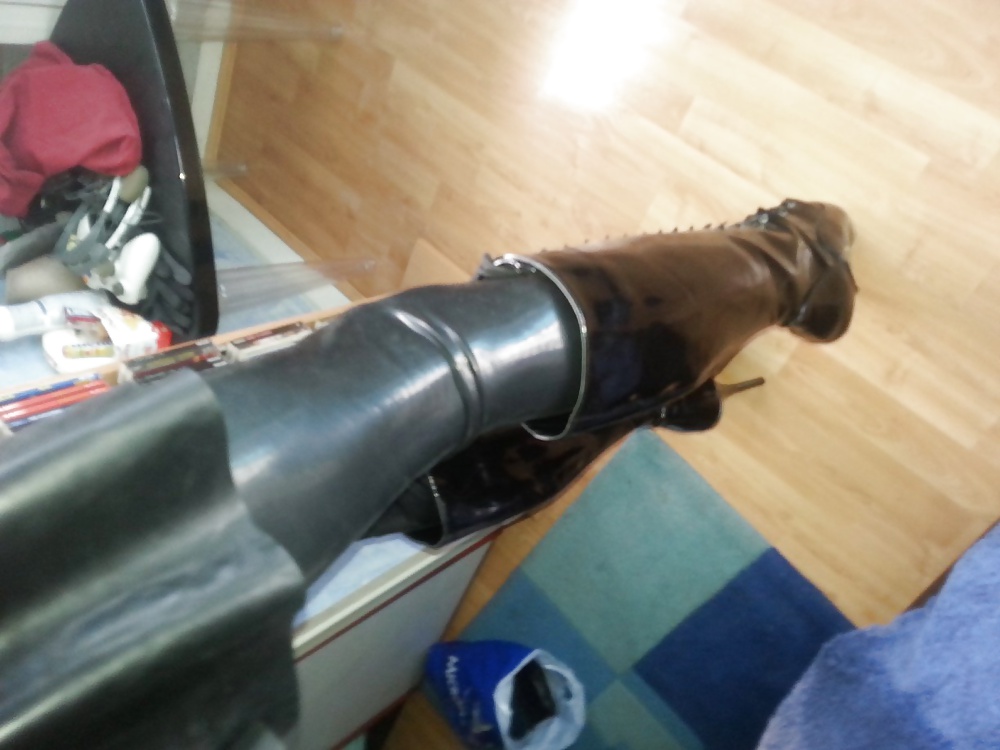 Moi en maid chez moi
 #27003266