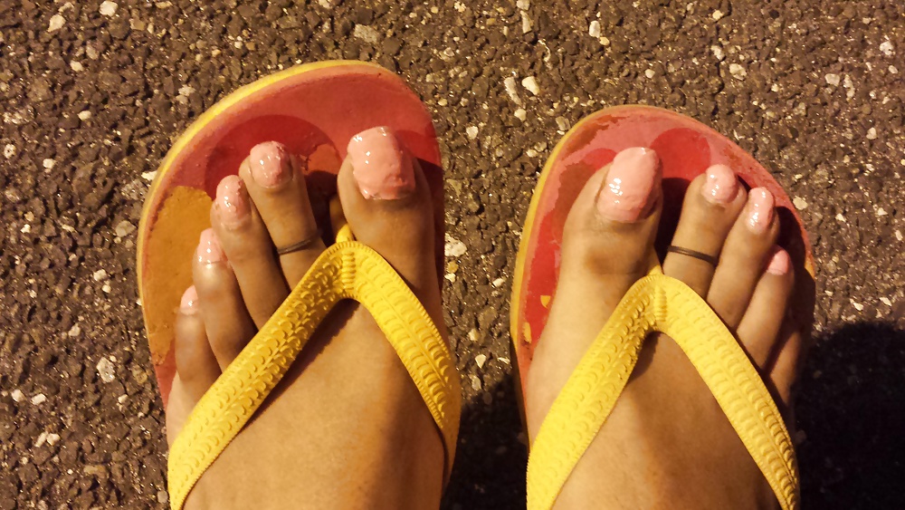 Pink toes 
 #35950393
