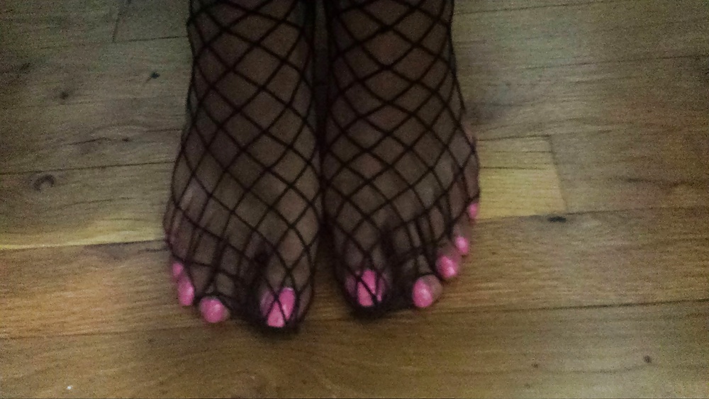 Pink toes 
 #35950438