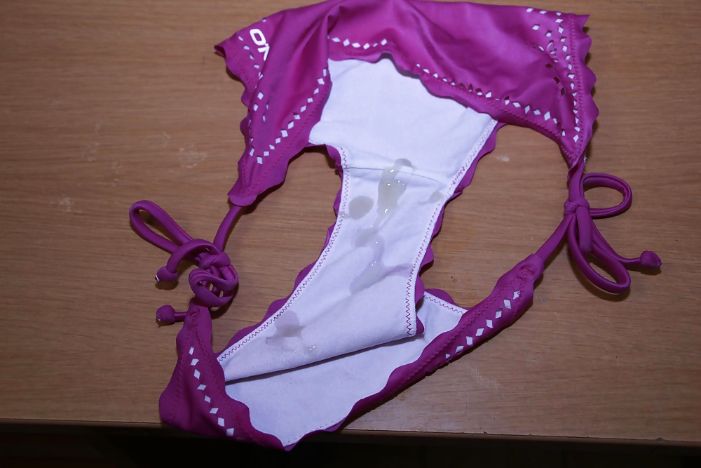 Bikini Hoesschen Besamt von DCH001 Frau #29729976