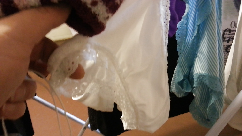 Ropa de los vecinos
 #33698427