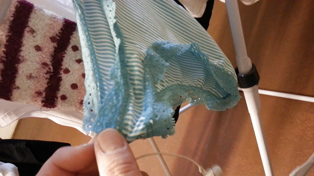 Ropa de los vecinos
 #33698433