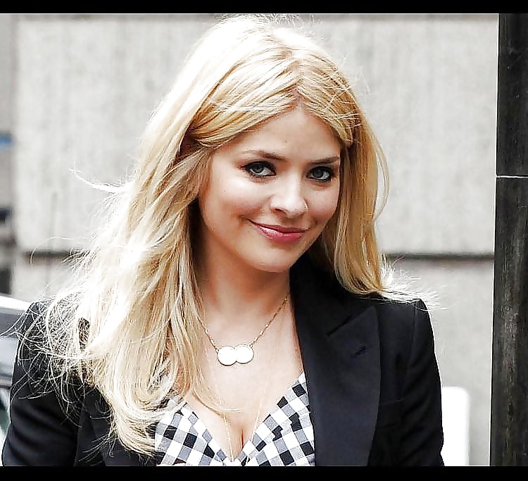Holly Willoughby 7 #27492684