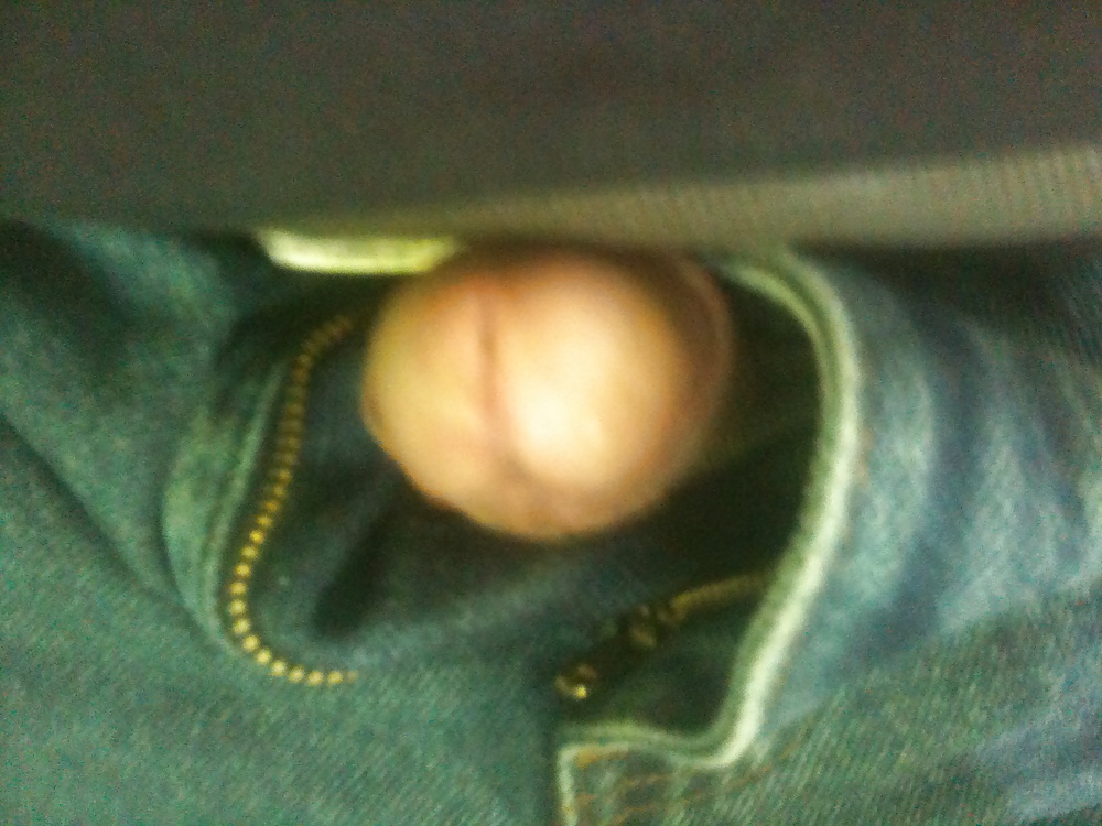 Mirando la polla
 #29002422