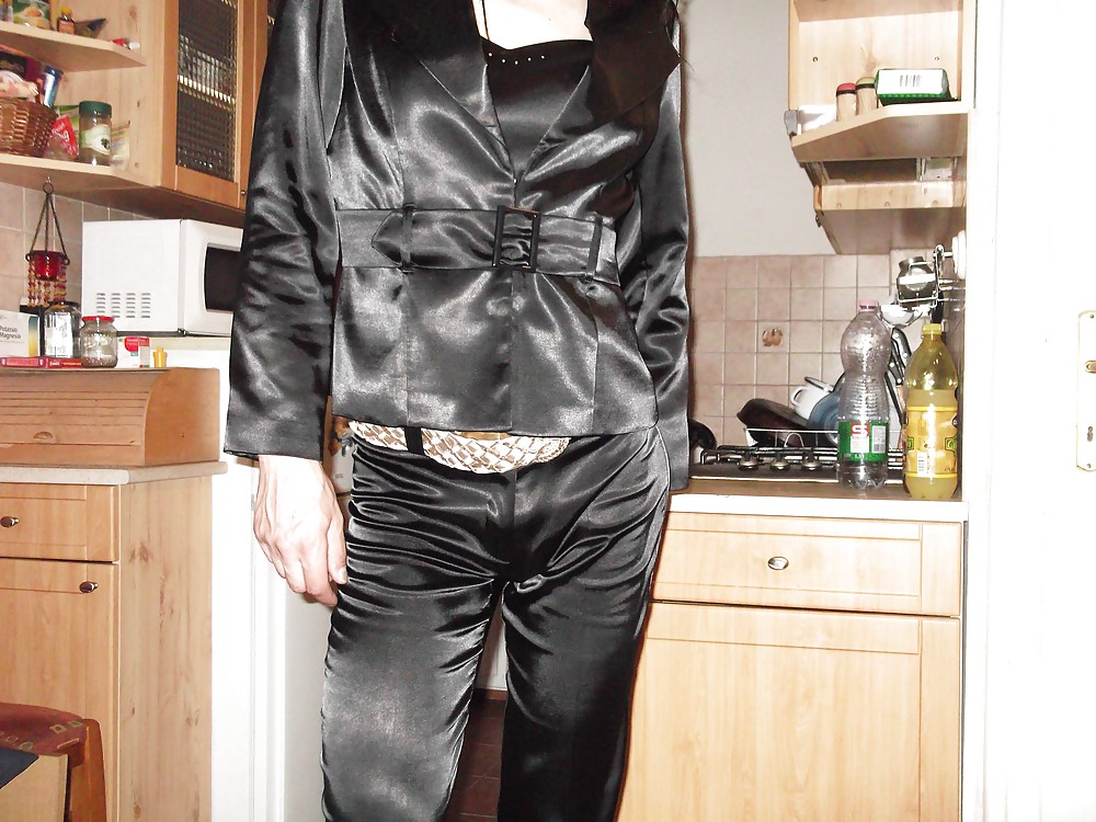 黒のサテン・スーツ（ズボン、コルセット、ジャケット
 #23032933