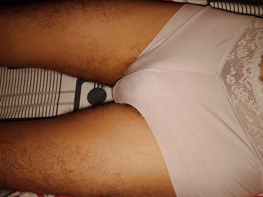 Celana dalam bekas tante
 #39892484