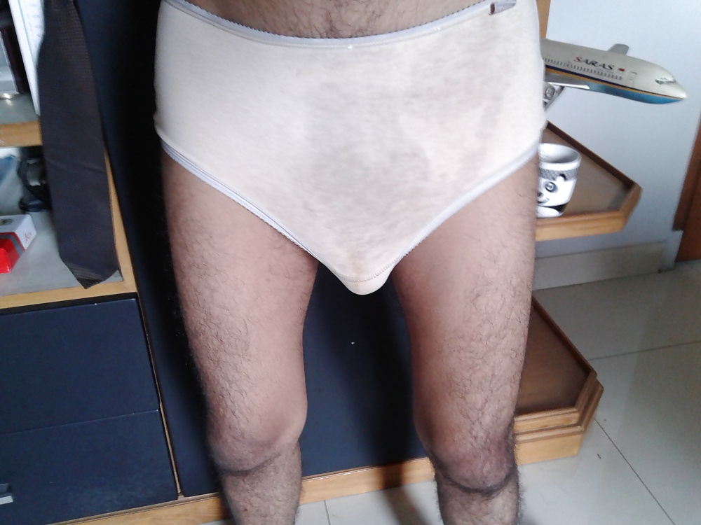 Celana dalam bekas tante
 #39892569