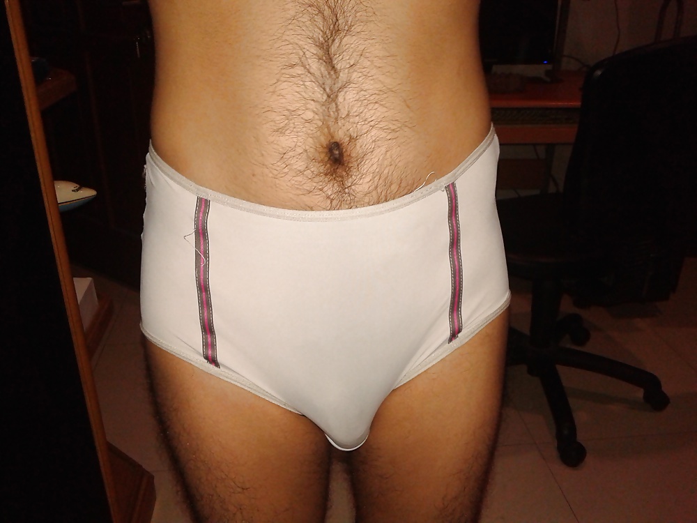 Celana dalam bekas tante
 #39892625