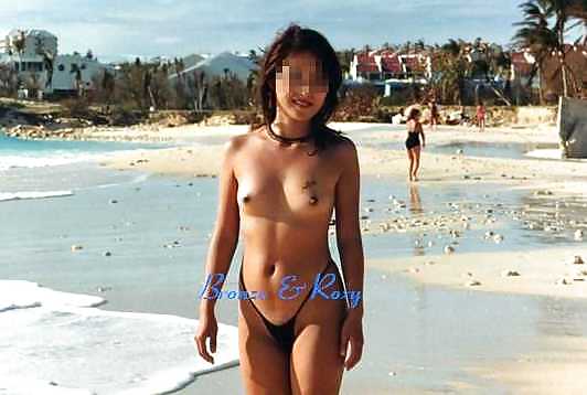 Alcune ragazze asiatiche nude in pubblico
 #37008119