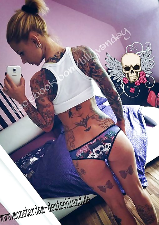 Lilly van day-modella tedesca del tatuaggio
 #29567975