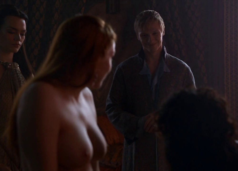 Puttane nude e puttane di game of thrones
 #25340415