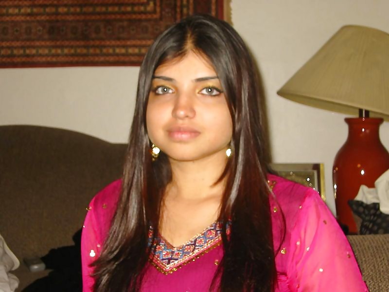 Paki girl saima
 #23037613