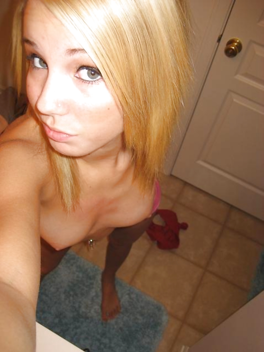 Blond Teen Girl with amazing body Selfshot 2of3 #23372501