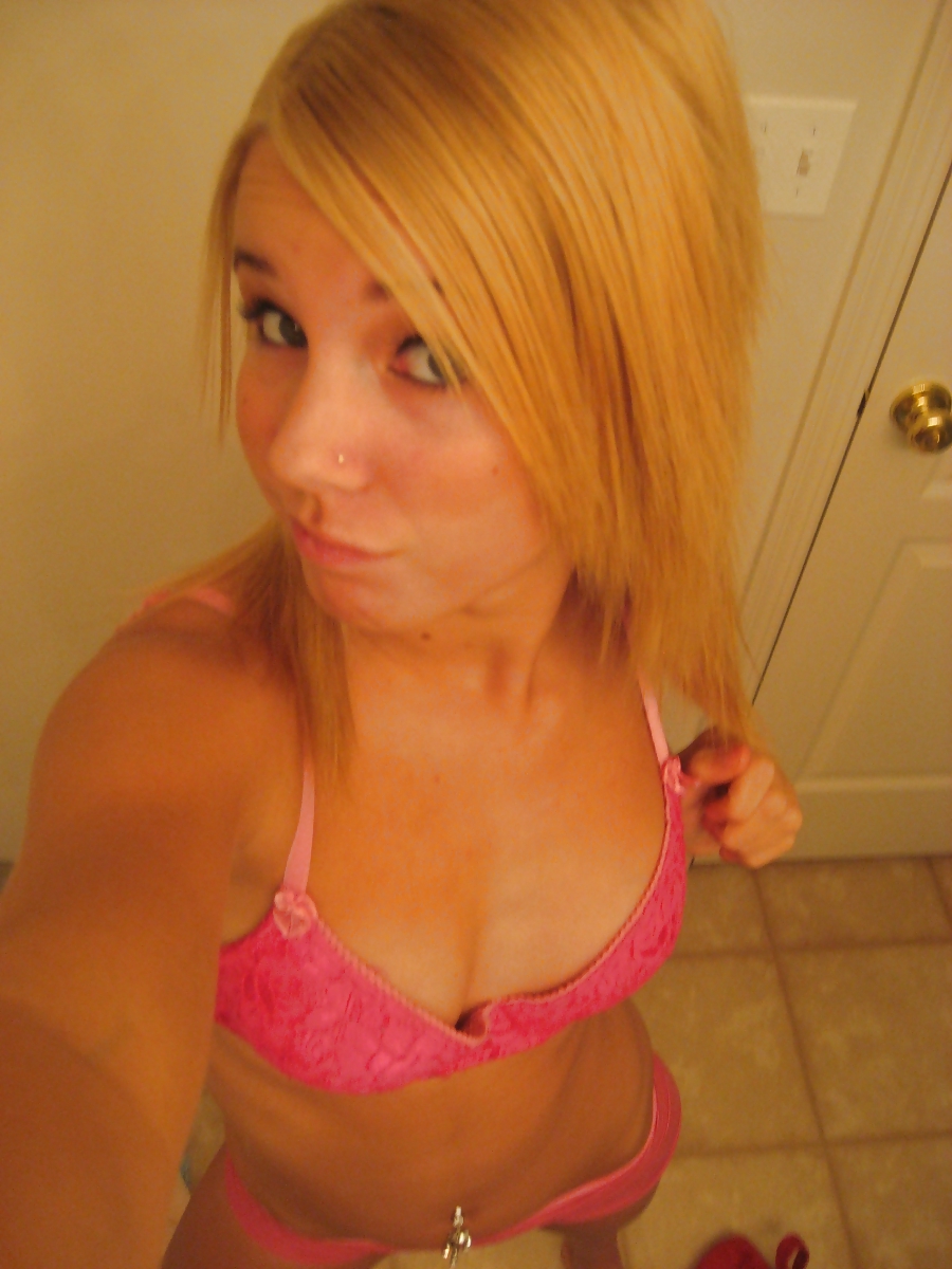 Blond Teen Girl with amazing body Selfshot 2of3 #23372689