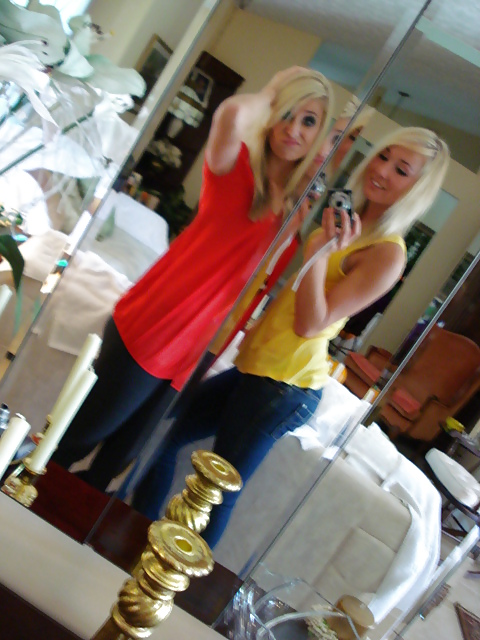 Rubia joven con cuerpo increíble selfshot 2de3 #23372809