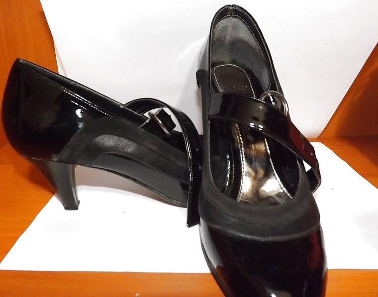 Mi esposa zapatos
 #27803682