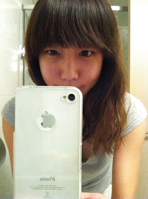 iPhoneのセルフショットが流出
 #40694277