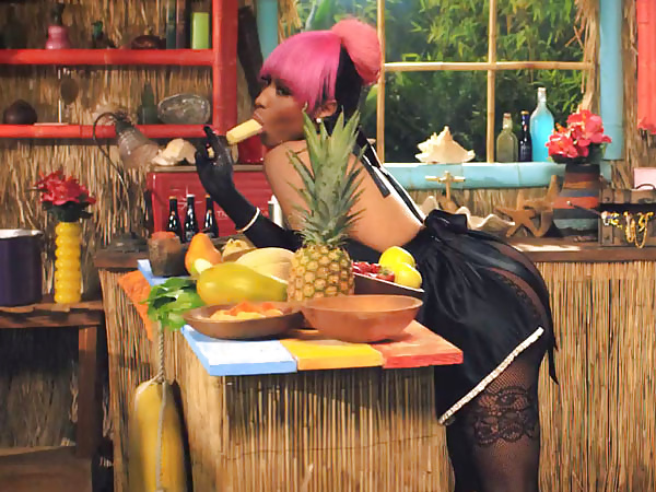 Nicki Minaj's 'Anaconda' Video #32911334