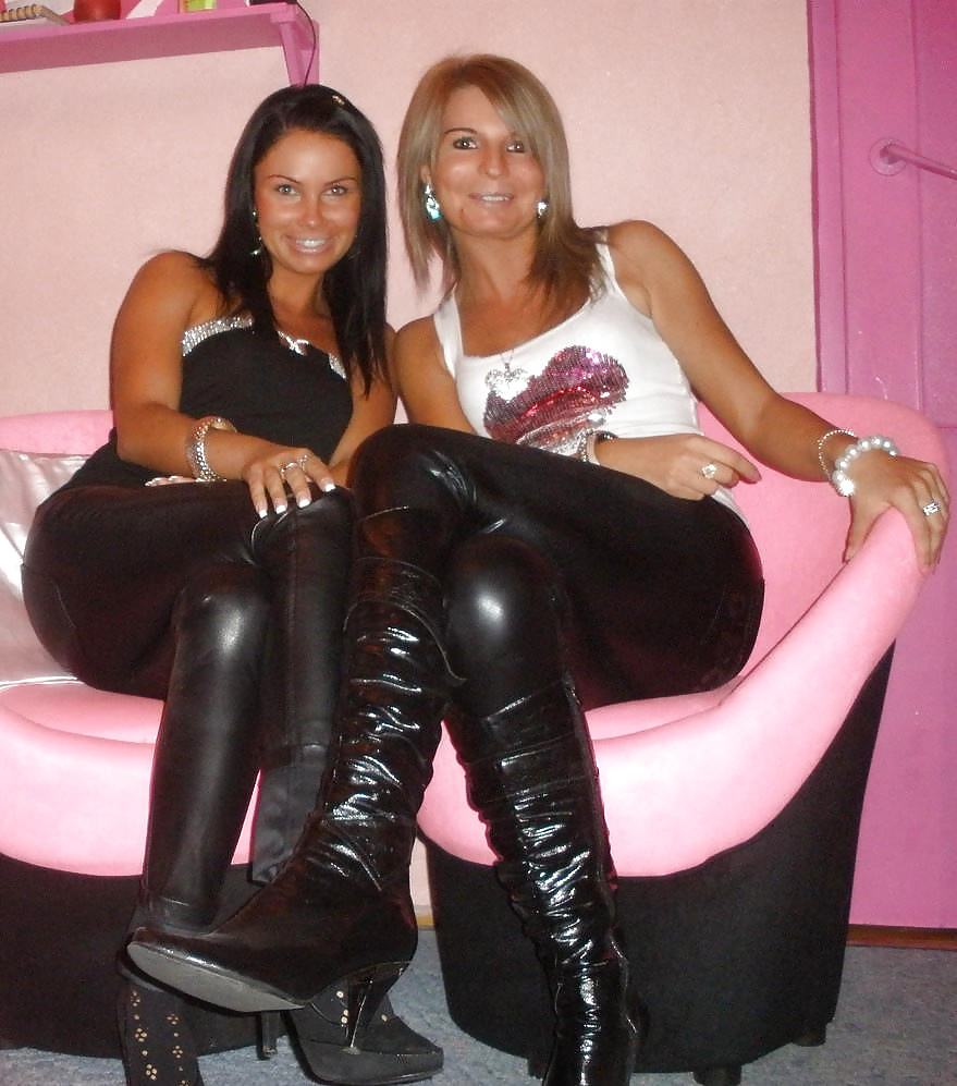 Chicas en botas. frauen in stiefel part.3
 #32767571