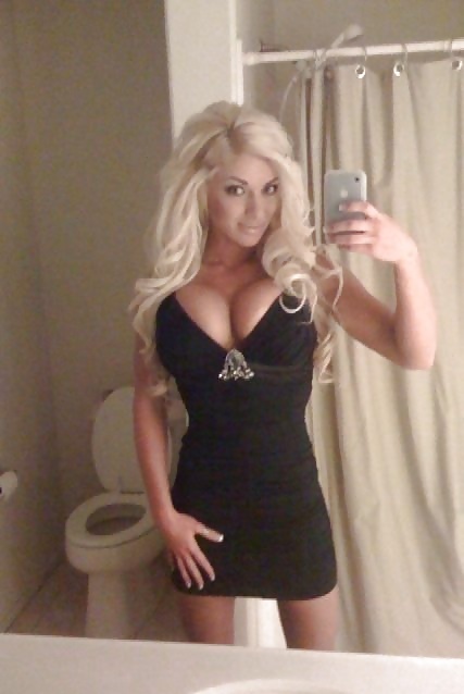 Selfies 5
 #25940863