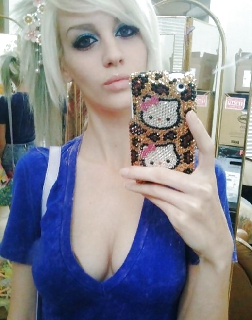 Selfies 5
 #25940927