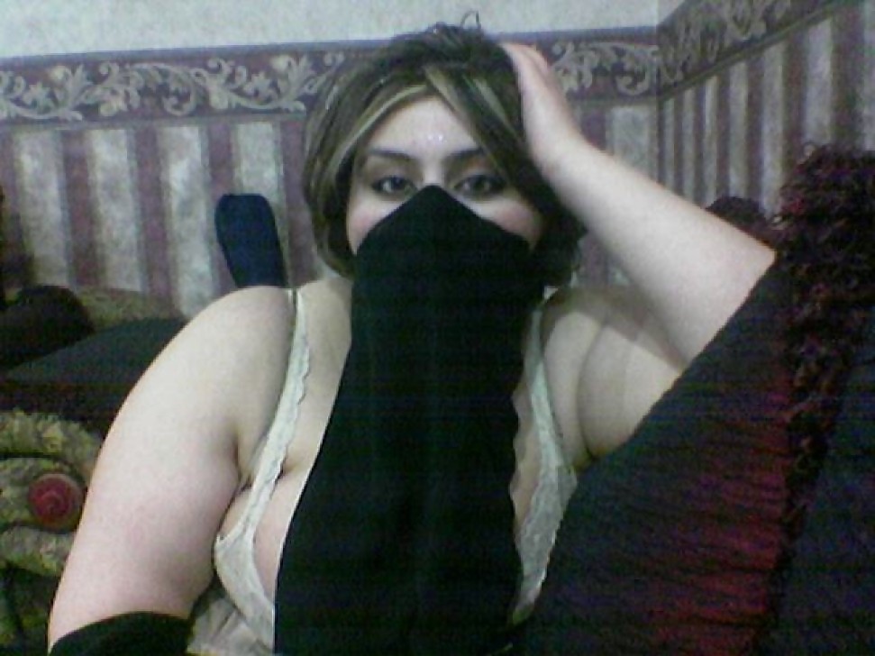 Hijab árabe nikab
 #37683702