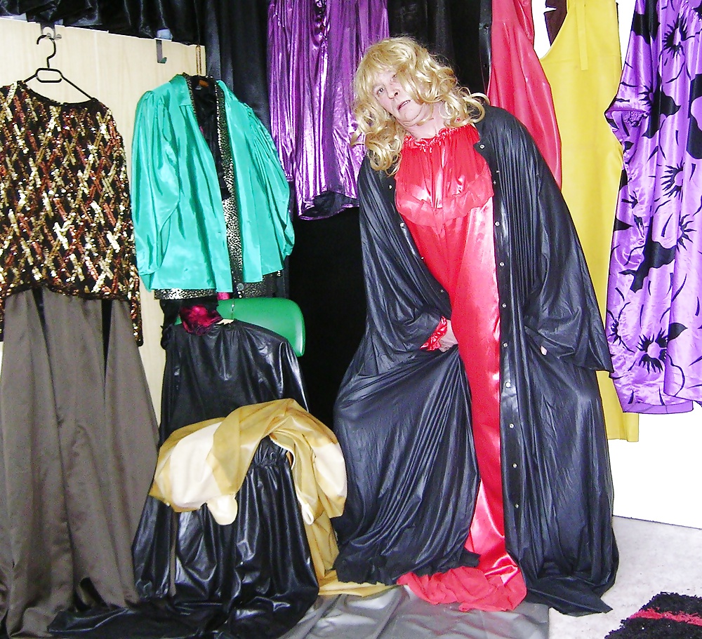 Satin, samt und seide....meine sucht und leidenschaft
 #30265051