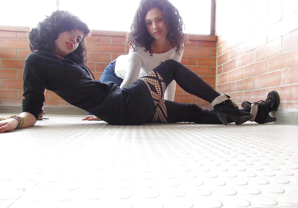 Unas puticas de la U #34925046