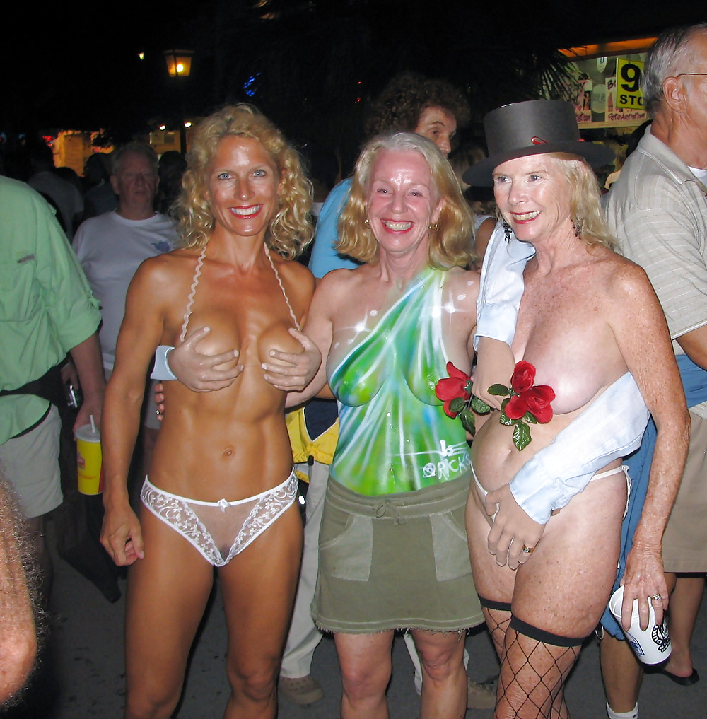 Amateur mature out and about with their tits hanging out 12  #33367882