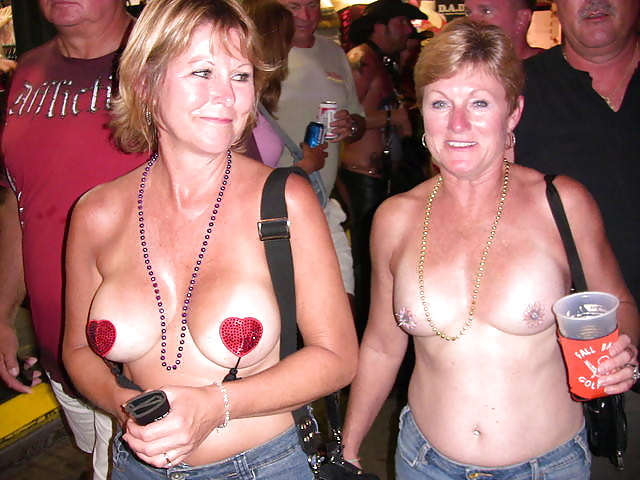 Amateur mature out and about with their tits hanging out 12  #33367961