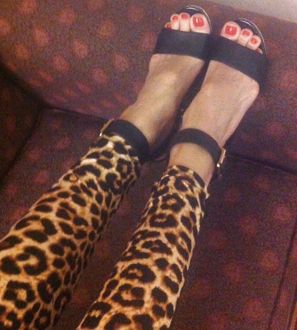 Tease dedo del pie
 #23779524