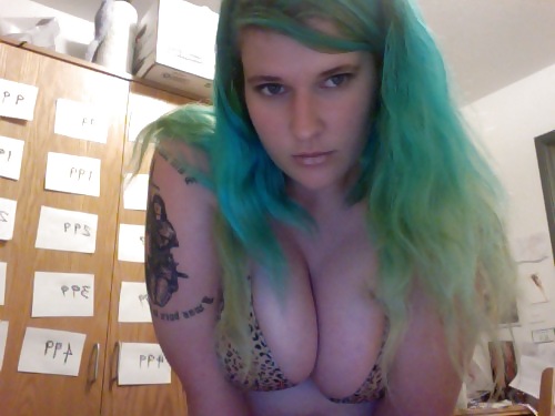 Sexy Fotos Grün- Blauen Haaren #37517037